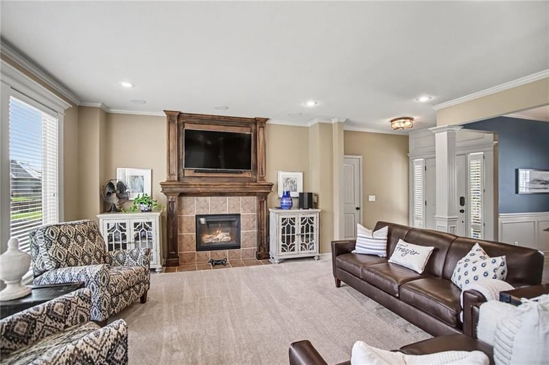 8209 NE 103rd St, Kansas City, MO 64157