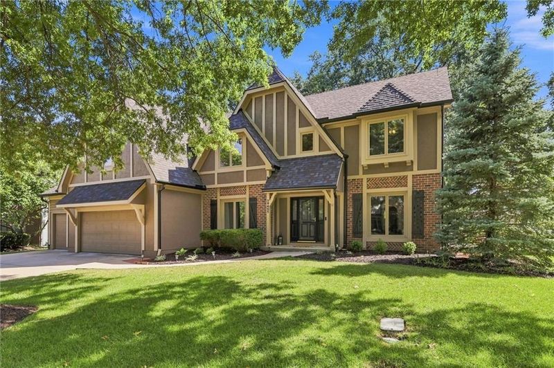 10427 W 126th St, Overland Park, KS 66213