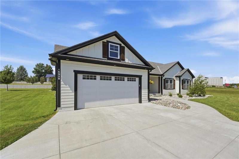 15928 E Cogan Ln, Independence, MO 64050