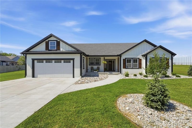 15928 E Cogan Ln, Independence, MO 64050