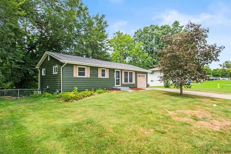 1002 S Main St, Liberty, MO 64068