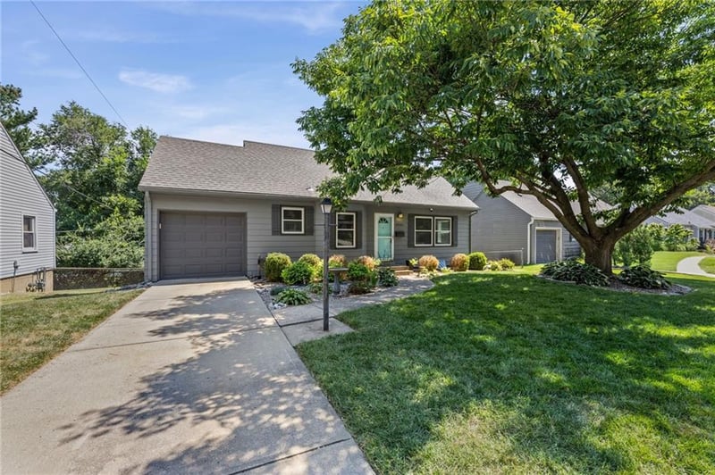 4935 Juniper St, Roeland Park, KS 66205