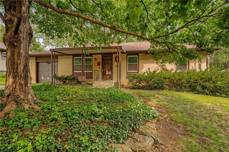 3701 Randall Dr, Independence, MO 64055
