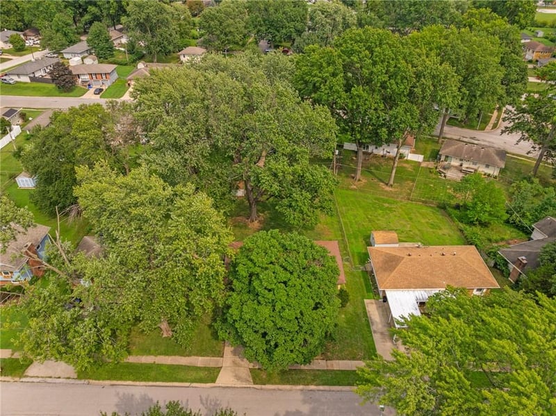 3701 Randall Dr, Independence, MO 64055