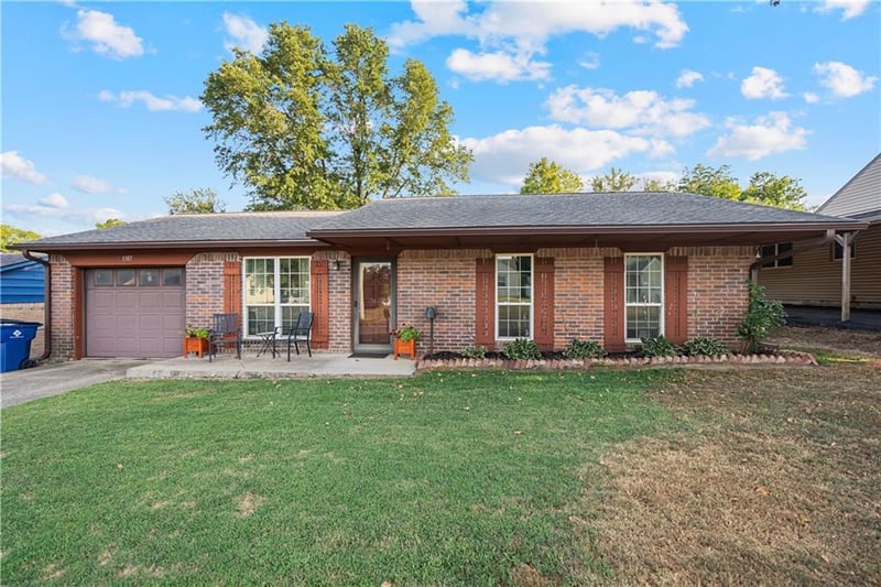 1307 W 1st St, Coffeyville, KS 67337