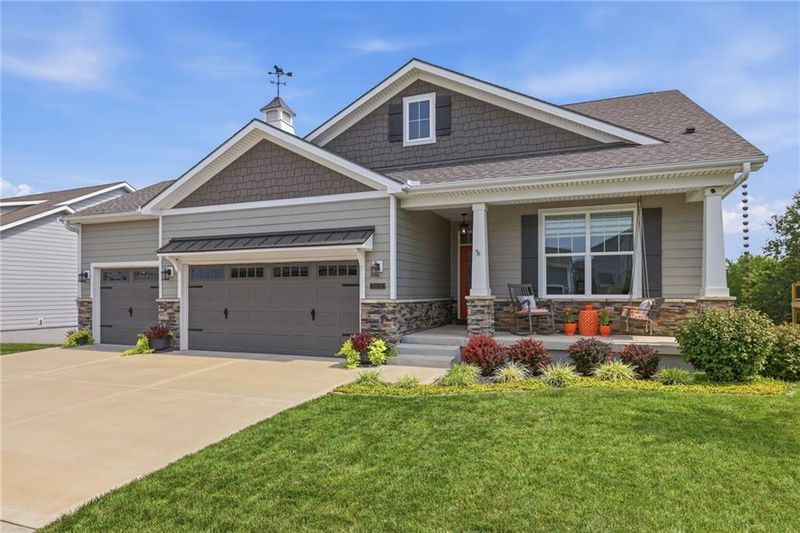 705 SW Haverford Rd, Lee's Summit, MO 64081