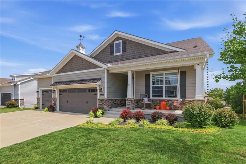 705 SW Haverford Rd, Lee's Summit, MO 64081