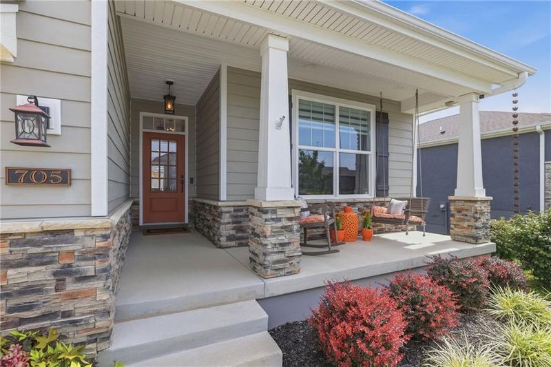 705 SW Haverford Rd, Lee's Summit, MO 64081