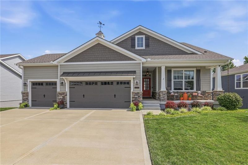 705 SW Haverford Rd, Lee's Summit, MO 64081