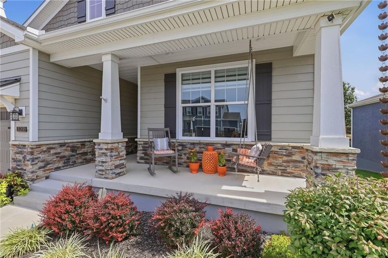 705 SW Haverford Rd, Lee's Summit, MO 64081