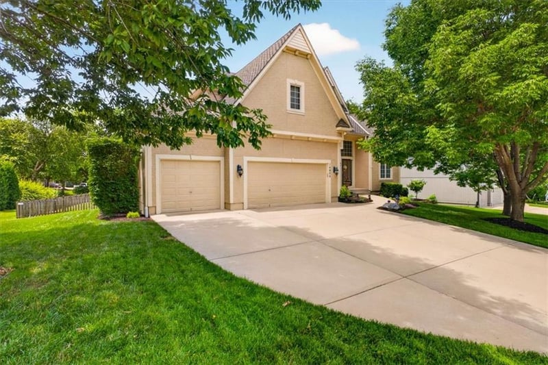 14804 Carter St, Overland Park, KS 66221