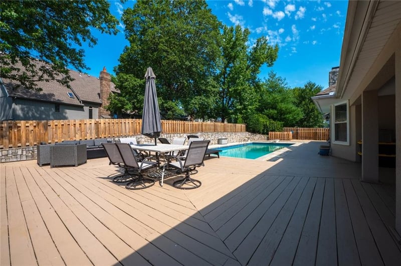 7000 N Agnes St, Gladstone, MO 64119