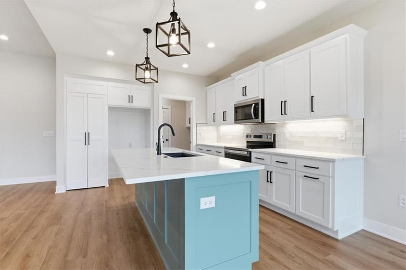 12417 Black Oak Cir, Peculiar, MO 64078