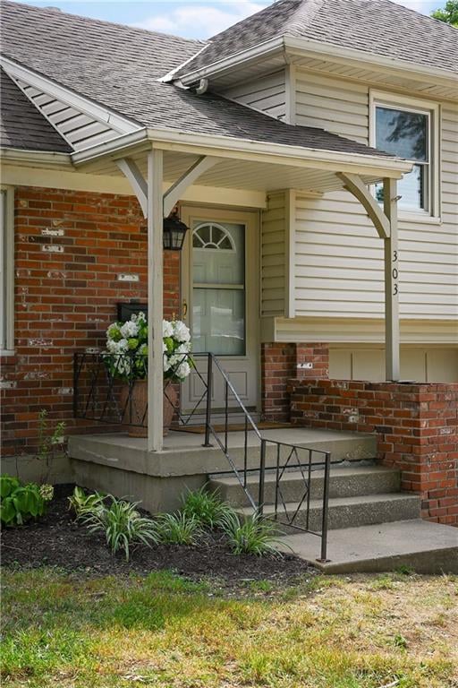 303 SW Pinnell Dr, Lee's Summit, MO 64081
