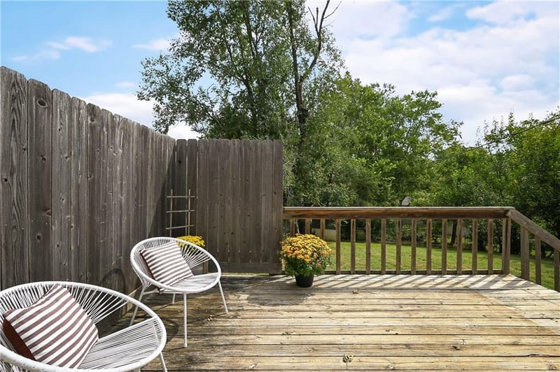 303 SW Pinnell Dr, Lee's Summit, MO 64081