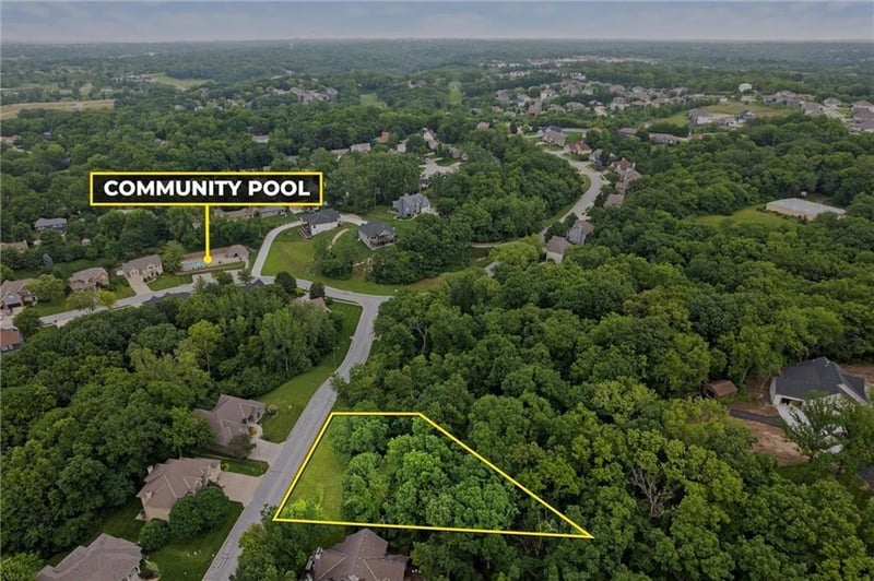 L 106 River Hills Dr, Parkville, MO 64152