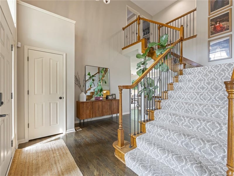 2220 Hawk View Rd, Lee's Summit, MO 64082