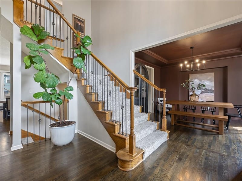 2220 Hawk View Rd, Lee's Summit, MO 64082