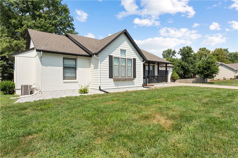 1601 Elm St, Eudora, KS 66025