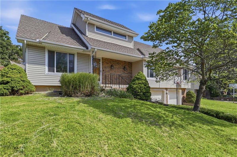 1128 NE Columbus St, Lee's Summit, MO 64086