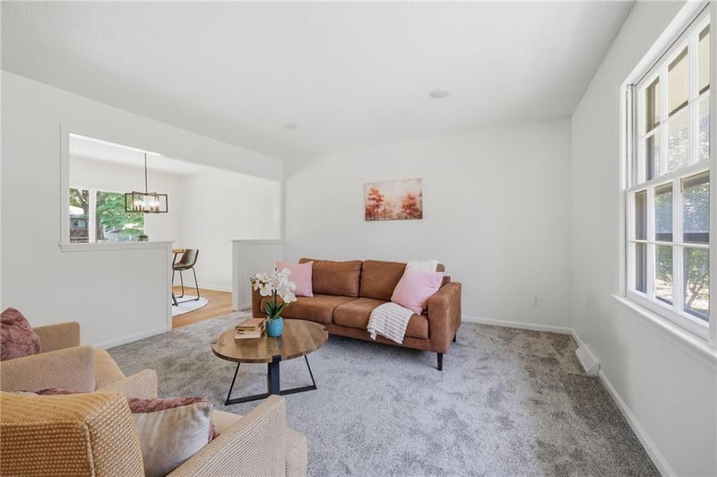 8815 N Grand Ave, Kansas City, MO 64155