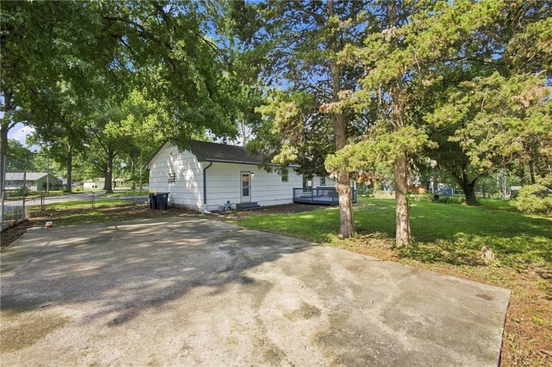 4514 E 113th St, Kansas City, MO 64137
