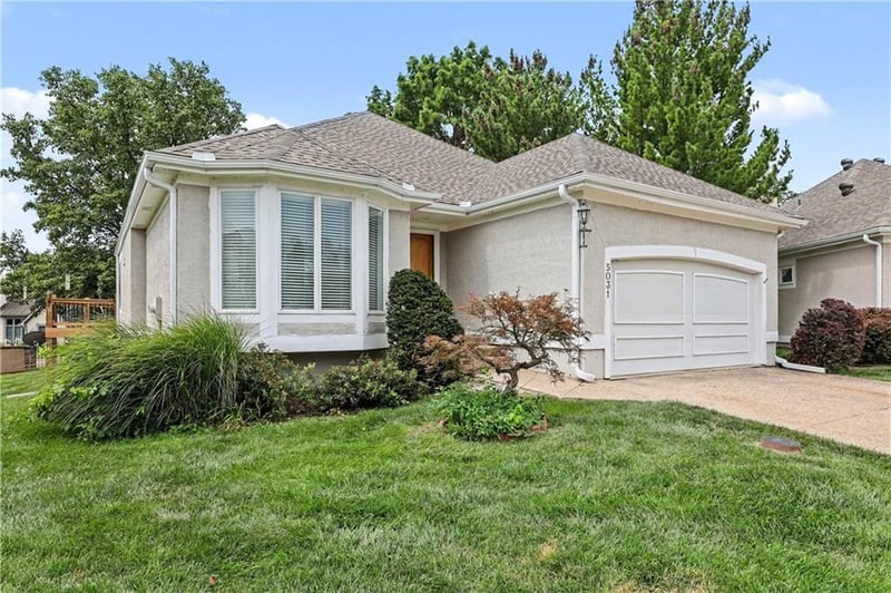 5031 W 120th Pl, Overland Park, KS 66209