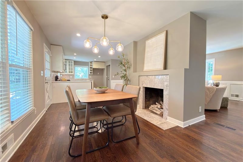9704 Manor Rd, Leawood, KS 66206
