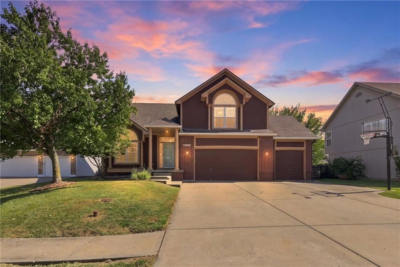 21109 E 50th Street Ct NW, Blue Springs, MO 64015