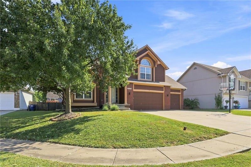 21109 E 50th Street Ct NW, Blue Springs, MO 64015