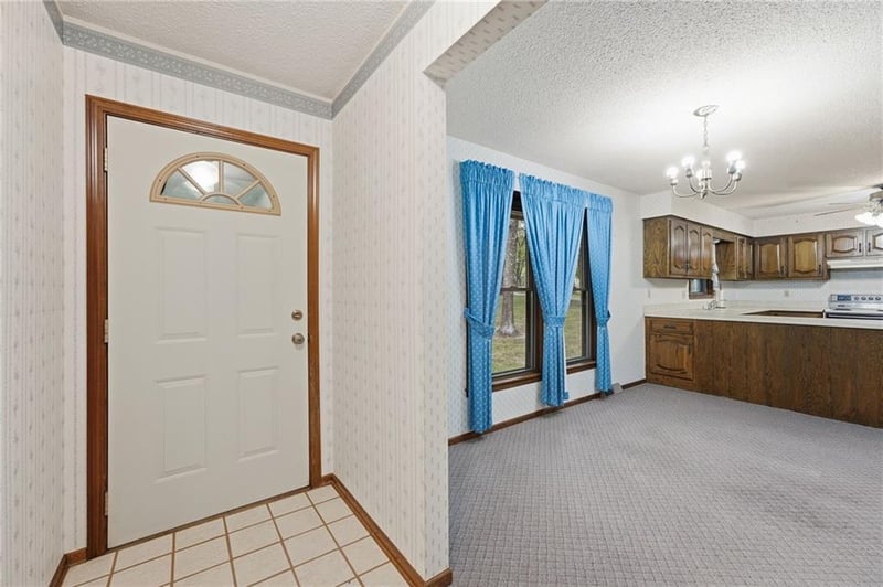 20104 Pickering Rd, Belton, MO 64012