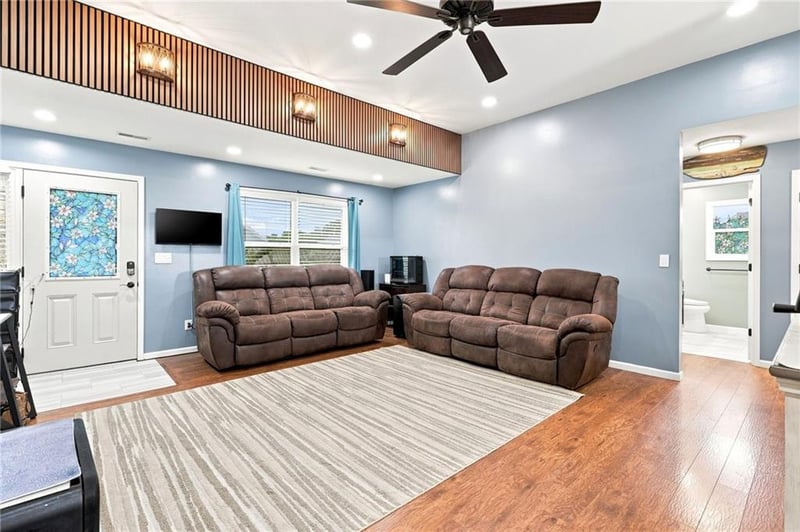 389 SE 971 Rd, Knob Noster, MO 65336