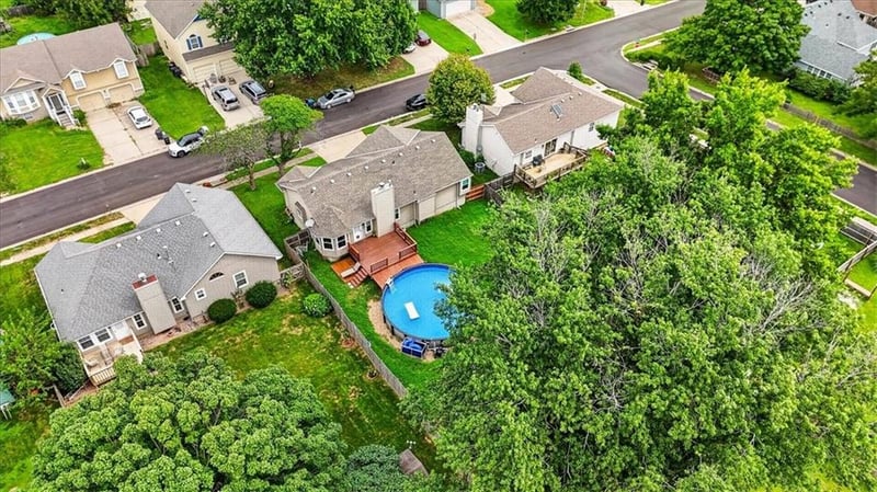 416 NE Fox Trail Dr, Blue Springs, MO 64015