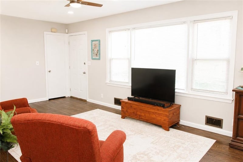 8205 E 86th Ter, Raytown, MO 64138