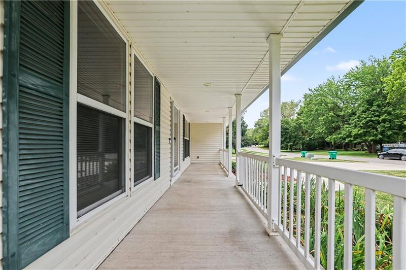 13835 Woodmont Ave, Bonner Springs, KS 66012