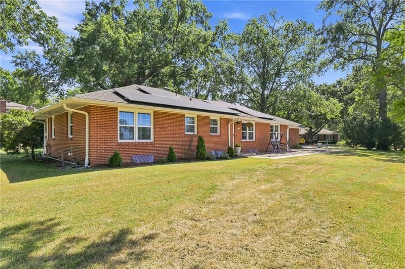 10921 Blue River Rd, Kansas City, MO 64131