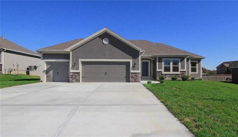 3316 NW 93rd St, Kansas City, MO 64154