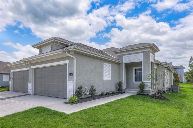 9851 Greeley St, Lenexa, KS 66227