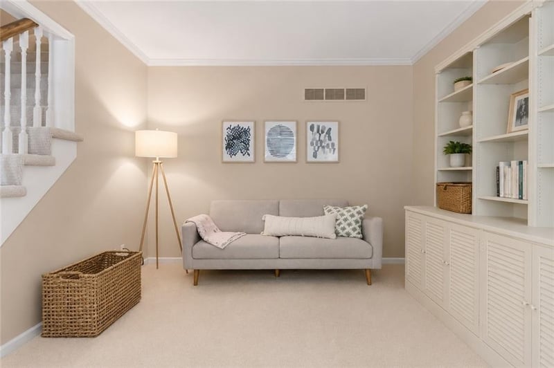 9315 W 113th St, Overland Park, KS 66210