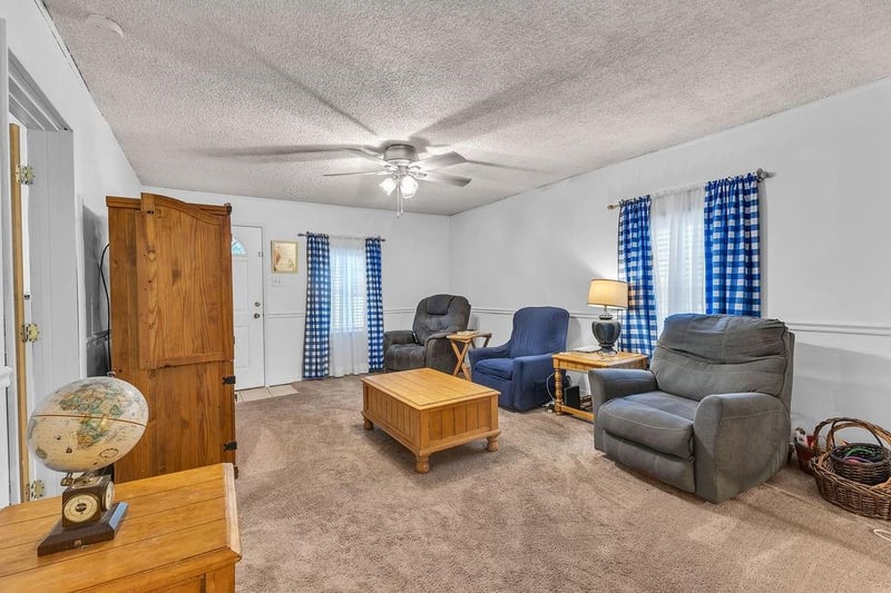 2319 Excello Dr, St Joseph, MO 64503