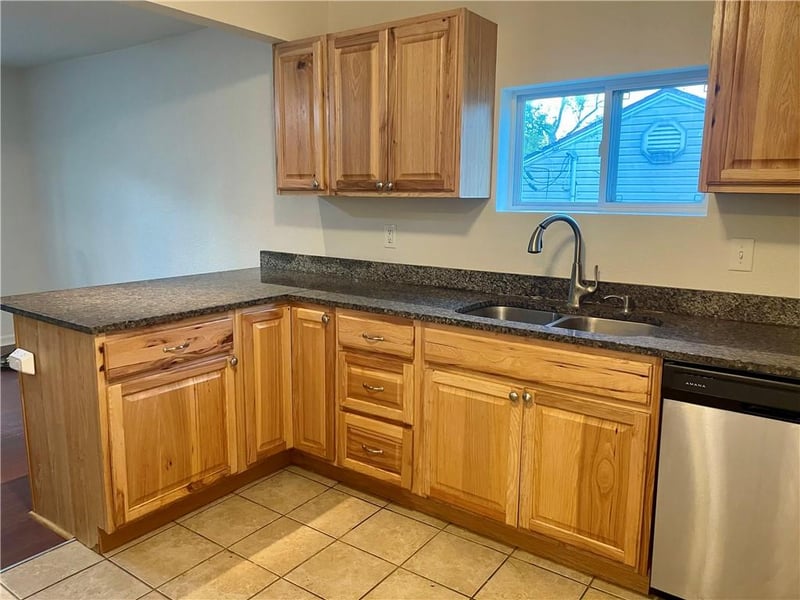 2735 N 31st St, Kansas City, KS 66104