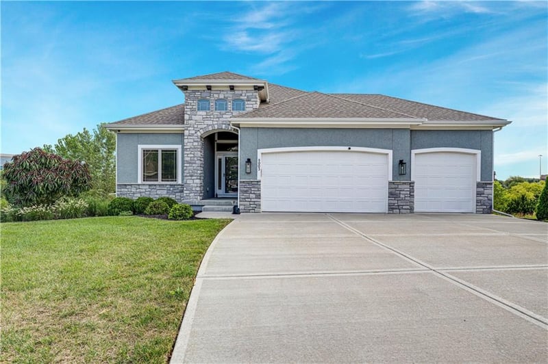 8003 W 166th Ter, Overland Park, KS 66085