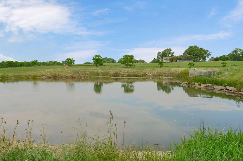 24811 Countryview Dr, Kearney, MO 64060