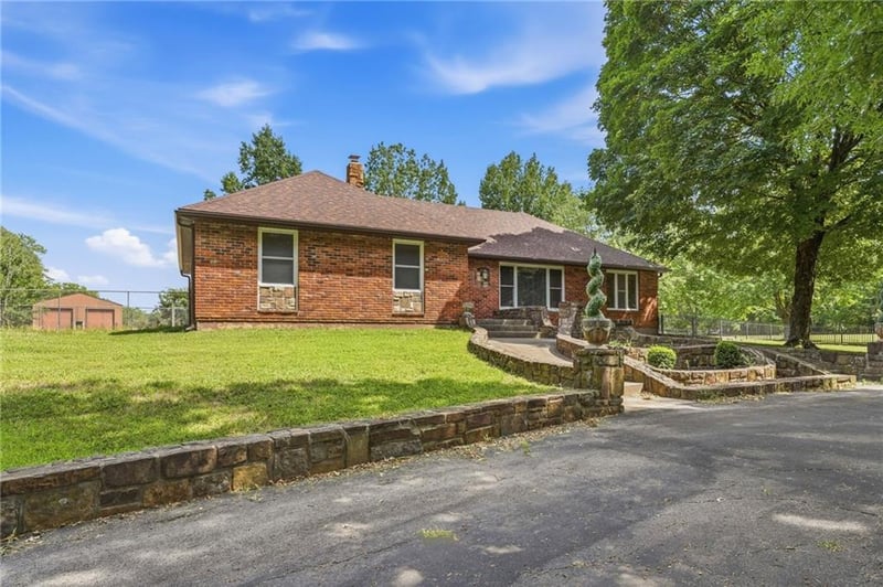 12705 S Outer Belt Rd, Lone Jack, MO 64070