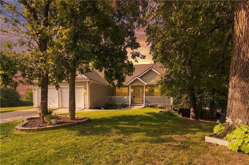 16915 E 41st Ter S, Independence, MO 64055