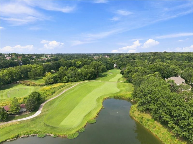 15145 Pawnee Cir, Leawood, KS 66224