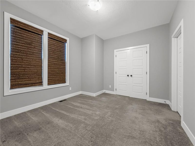 8615 NW 74th Ter, Kansas City, MO 64152