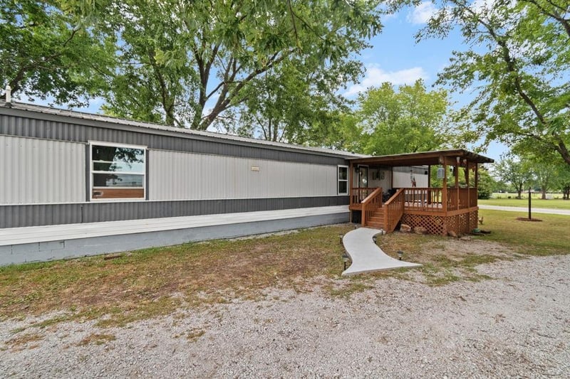 845 S Carriage Dr, Deepwater, MO 64740