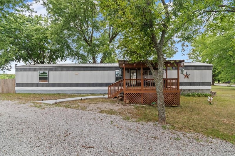 845 S Carriage Dr, Deepwater, MO 64740