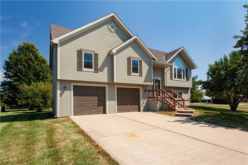 8530 NE 109th Ter, Kansas City, MO 64157
